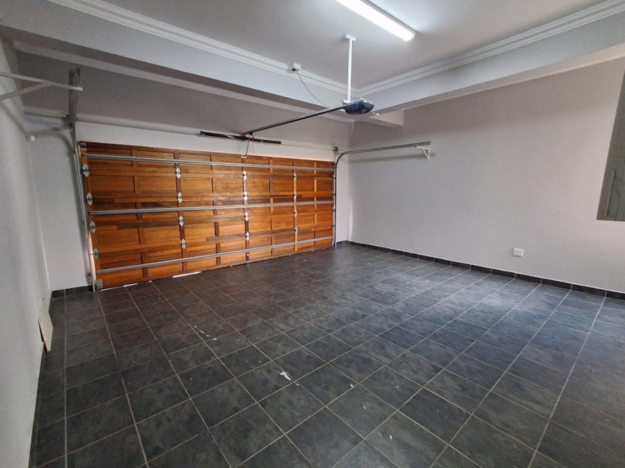 5 Bedroom Property for Sale in Wild Olive Estate Free State